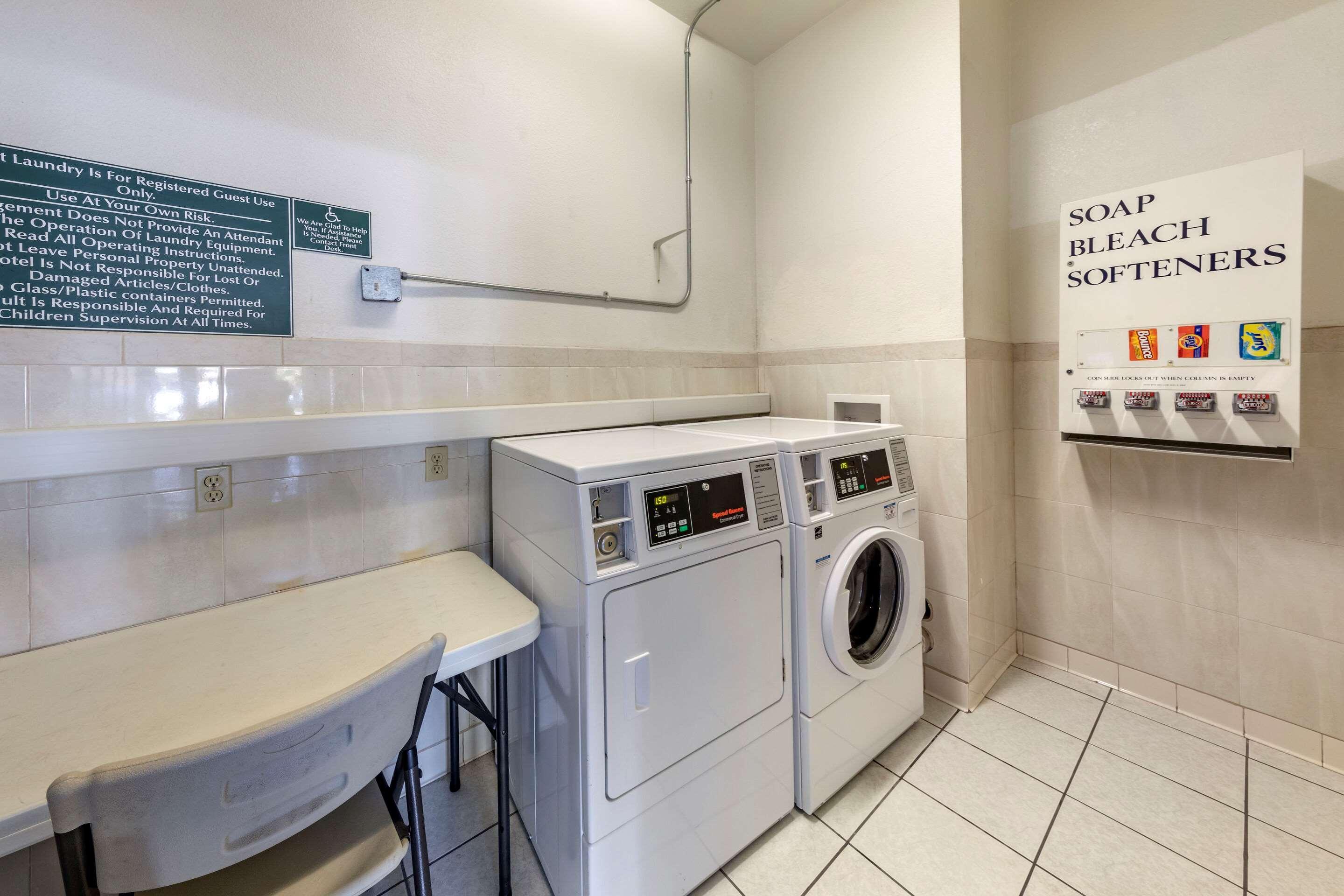 Citrus Suites Redlands Loma Linda Hotel Екстериор снимка